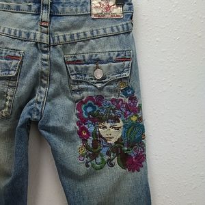 True Religion Joey Godiva Gypsey embroidered fits more like 26